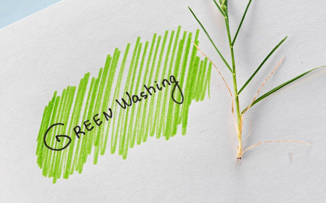 greenwashing: scritta su fondo bianco